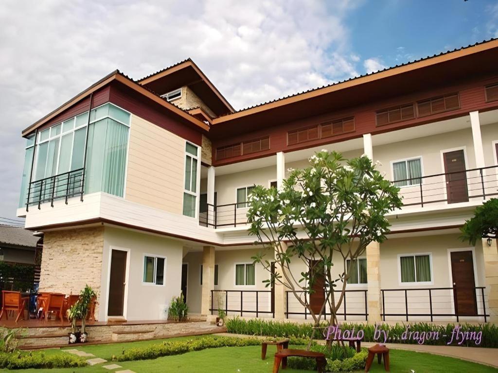 The Park Nangrong Resort Экстерьер фото