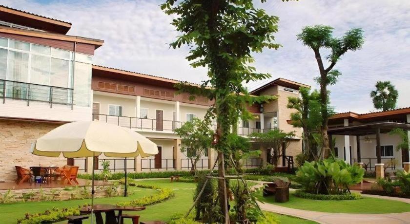 The Park Nangrong Resort Экстерьер фото