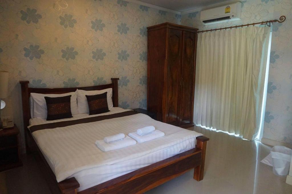 The Park Nangrong Resort Экстерьер фото