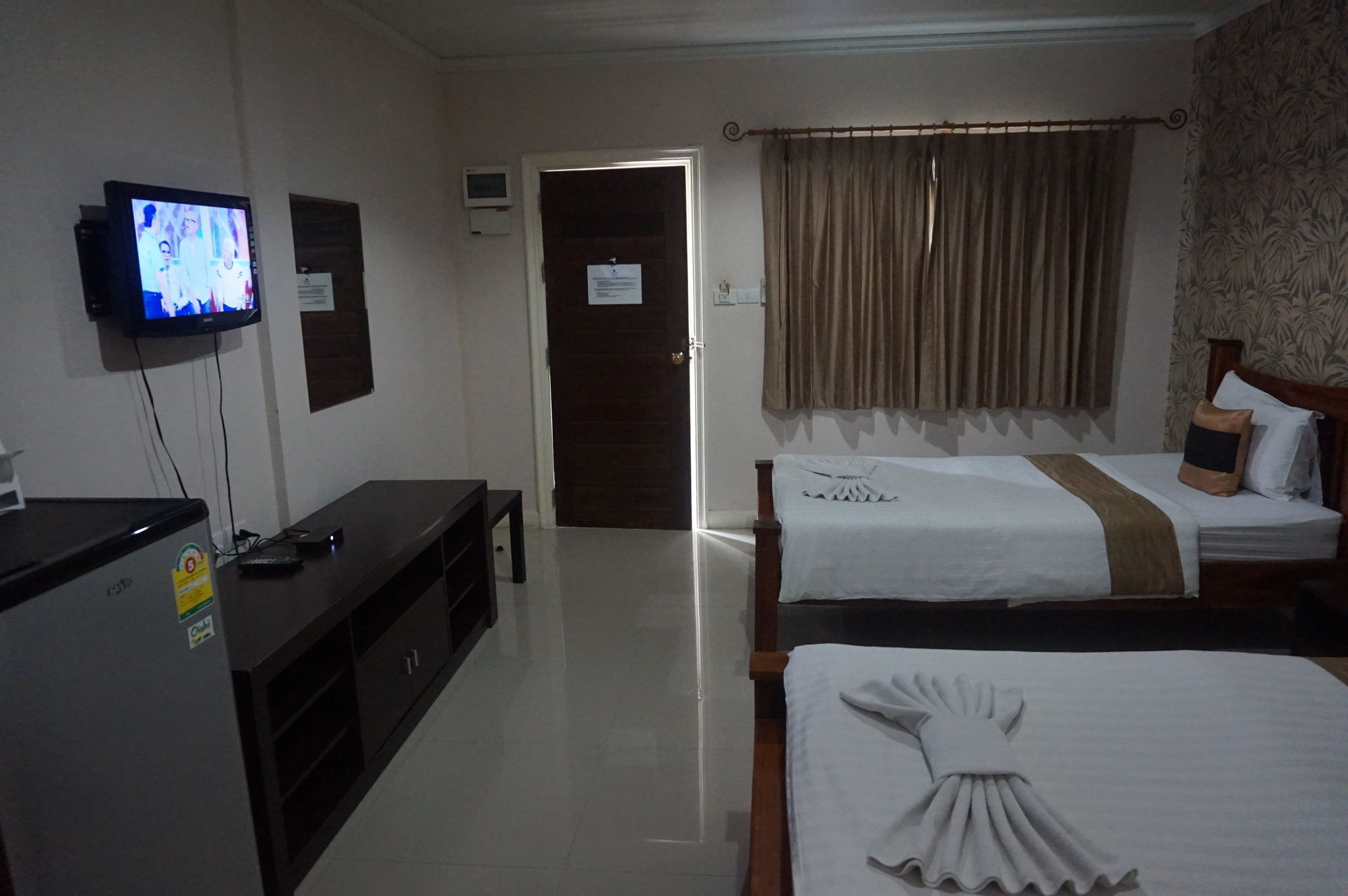The Park Nangrong Resort Экстерьер фото